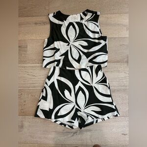 Stylish Black and White Floral Tank Top Set